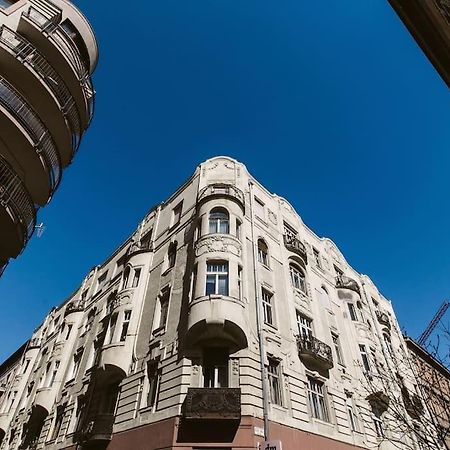 Lovely Purplish Apartment Heart Of The City Будапеща Екстериор снимка